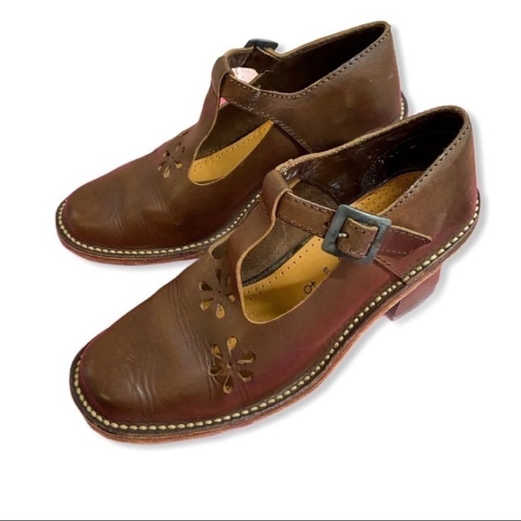 Y2K Vintage leather T strap chunky shoes with cutouts, late 90s - Picture 1 of 10